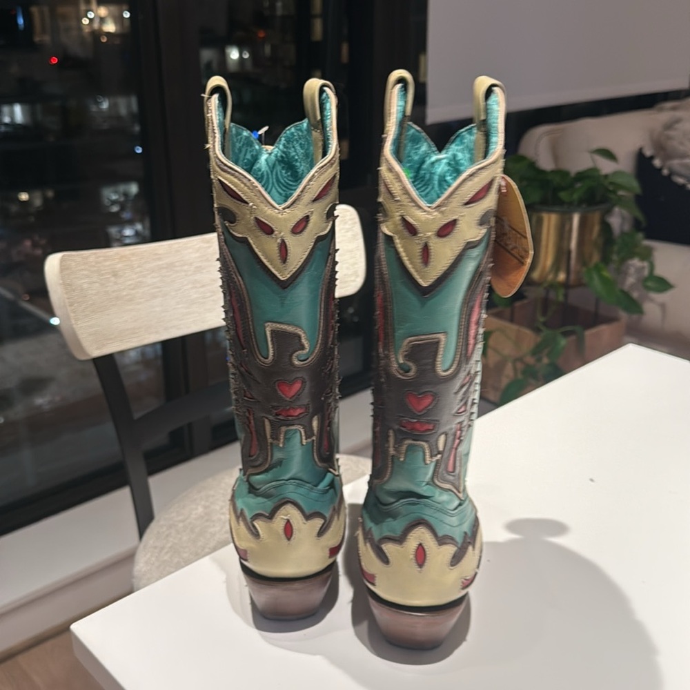 New Corral authentic handcrafted boots - Picture 4 of 9